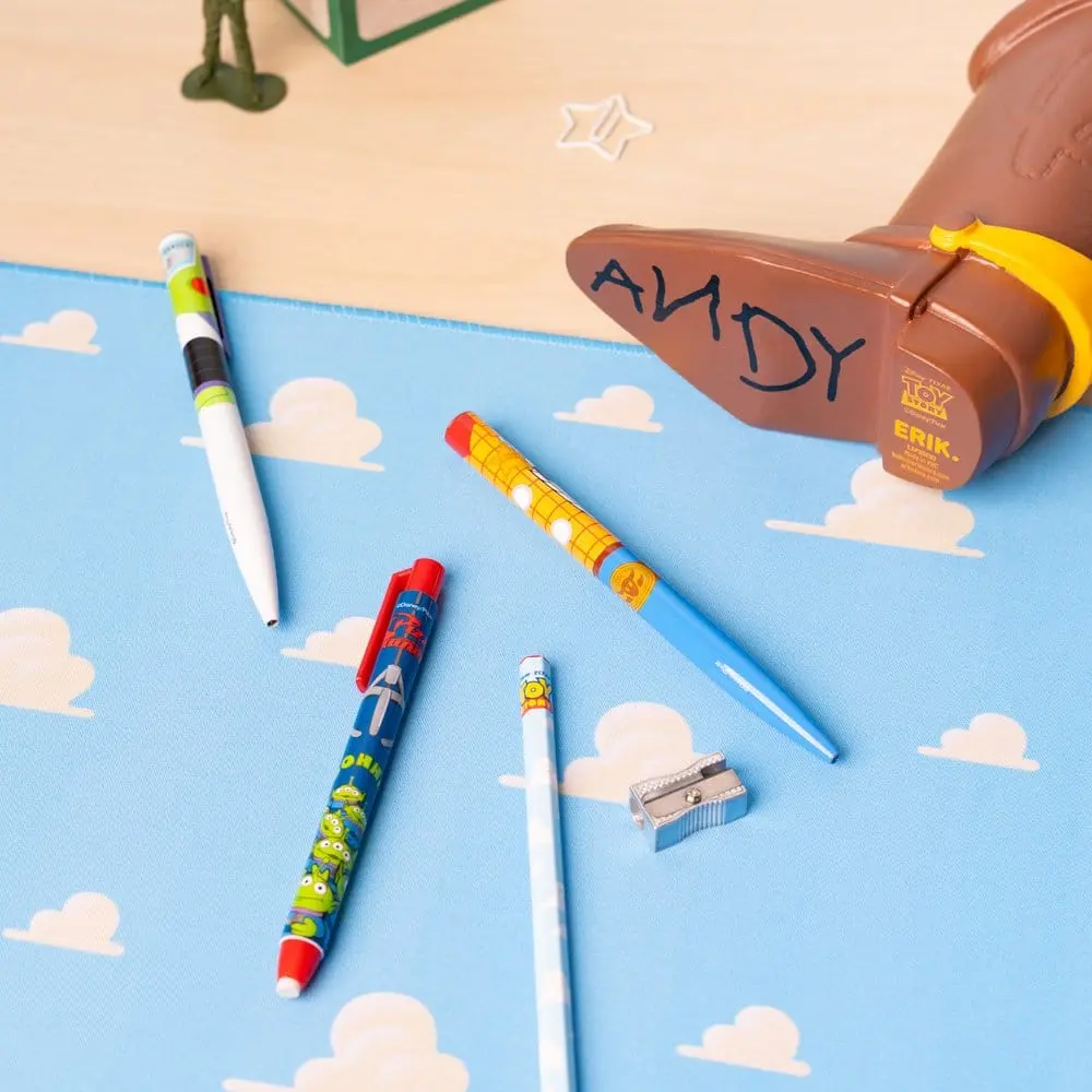 set-molyvothiki-eidi-grafis-toy-story-woodys-boot_2